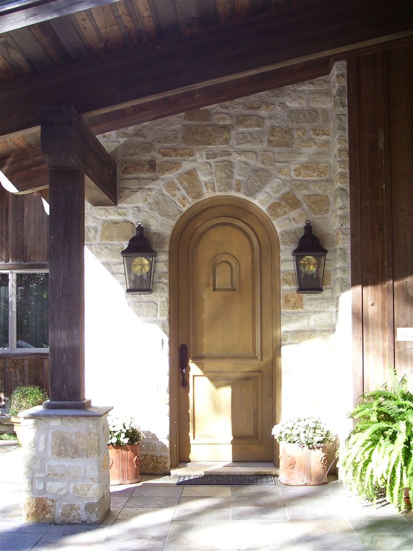 Arched entry, with lanterns