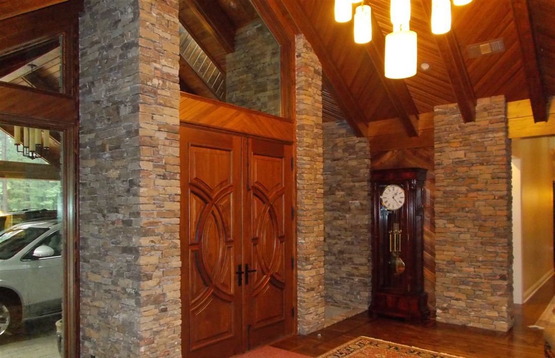 Entry columns, interior stone