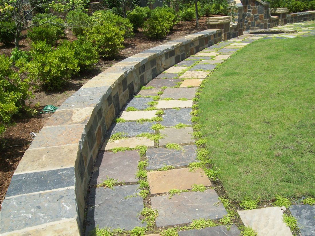 Seat wall, dry-stack with a cut cap