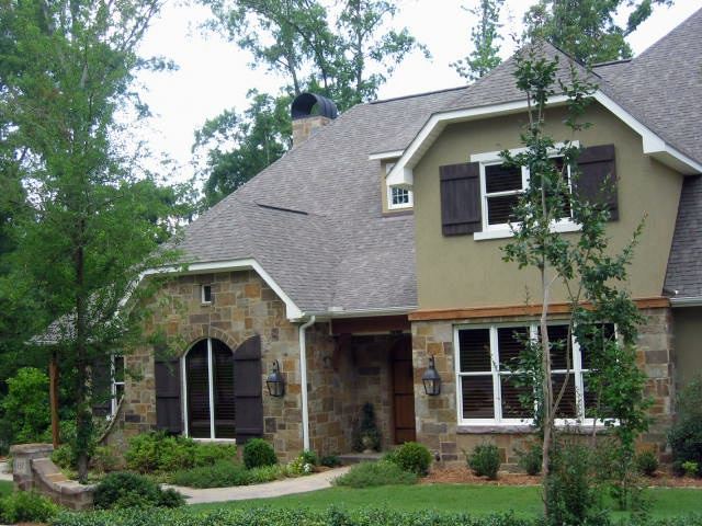 Stone and stucco, entry